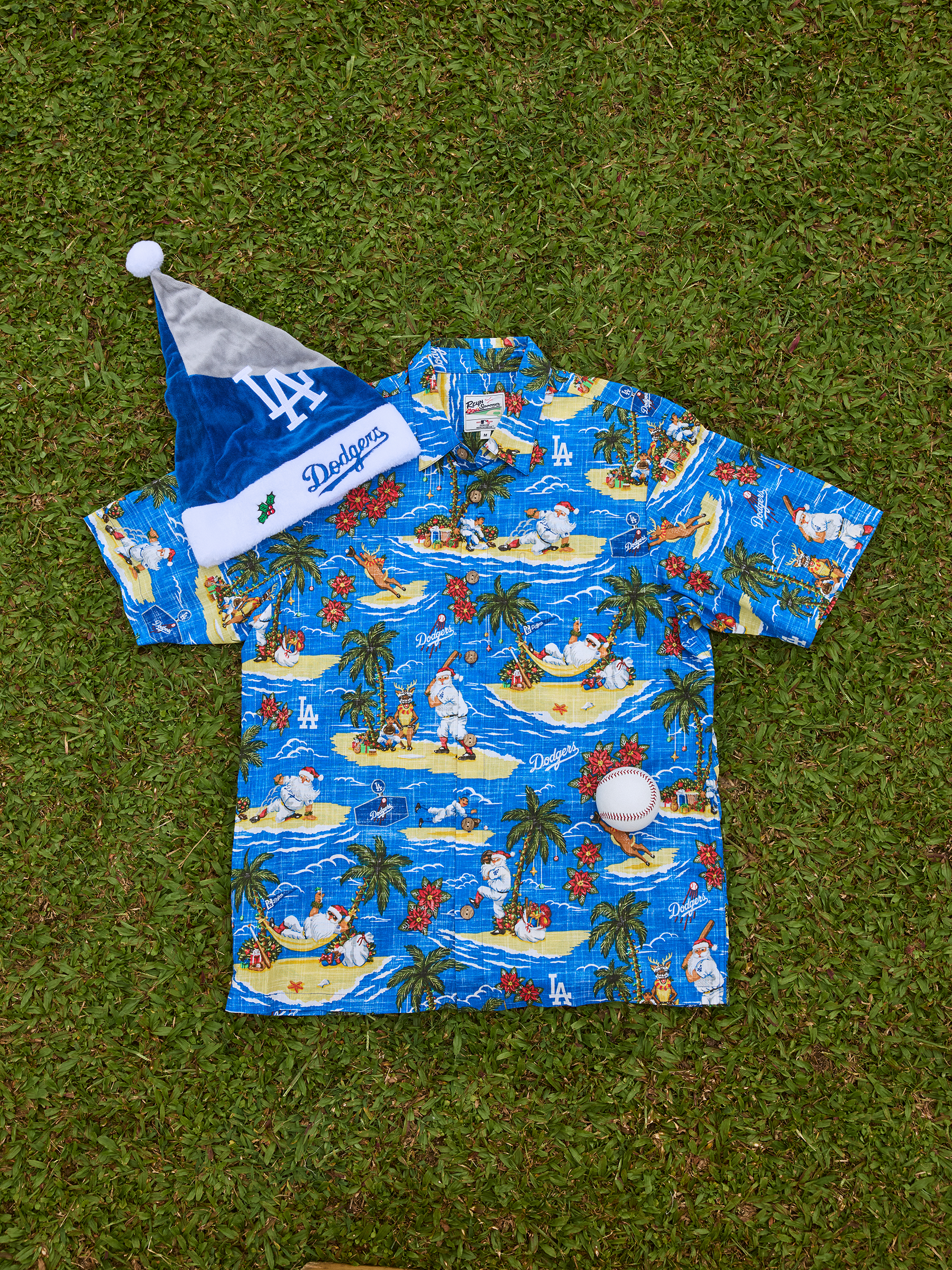 Reyn Spooner MLB Los Angeles Dodgers Christmas Button Front Short Sleeve Camp Shirt