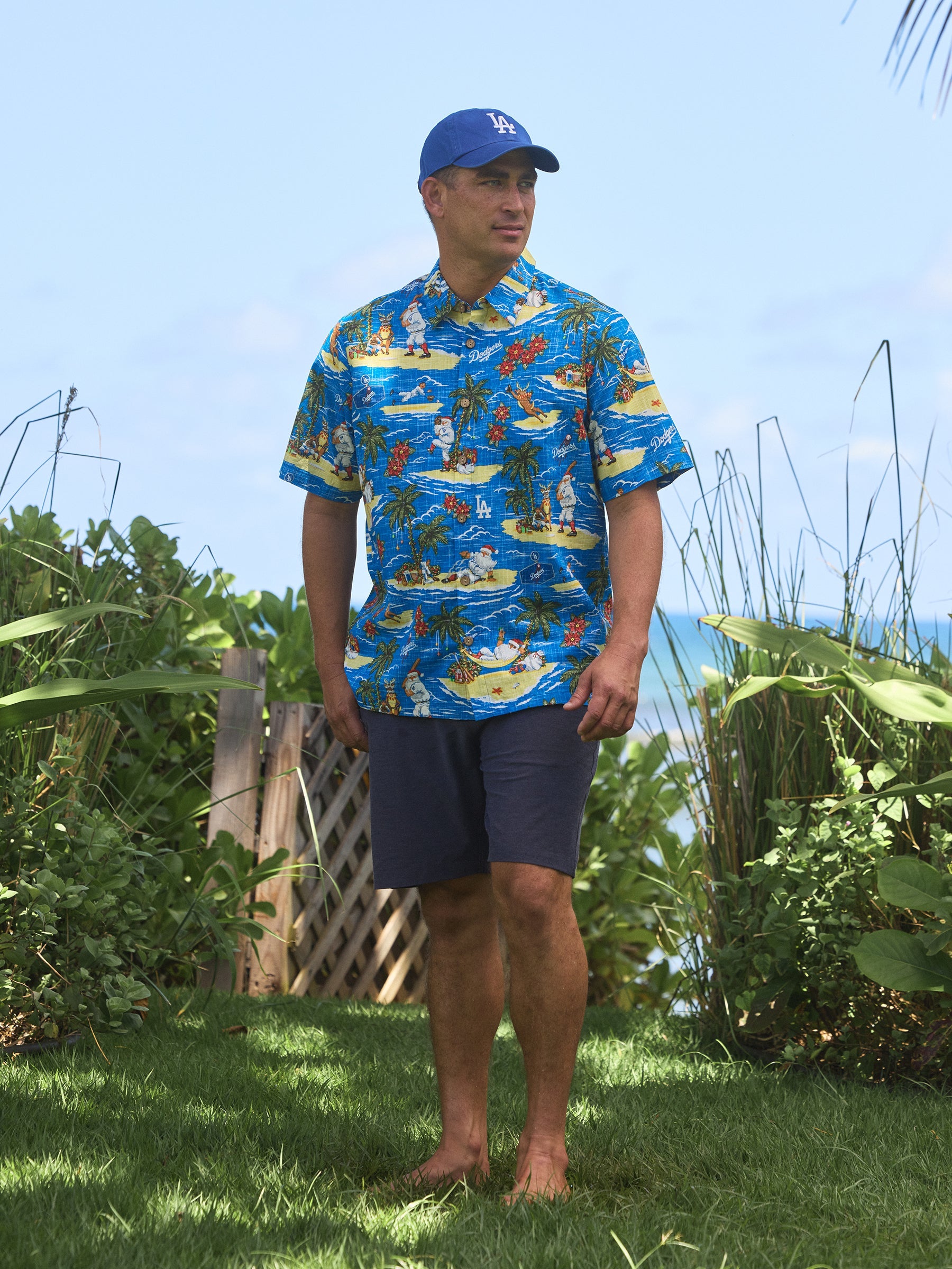 Reyn Spooner MLB Los Angeles Dodgers Christmas Button Front Short Sleeve Camp Shirt