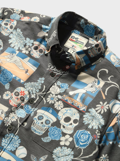 Reyn Spooner MLB® Los Angeles Dodgers Dia De Los Muertos Performance Button Front