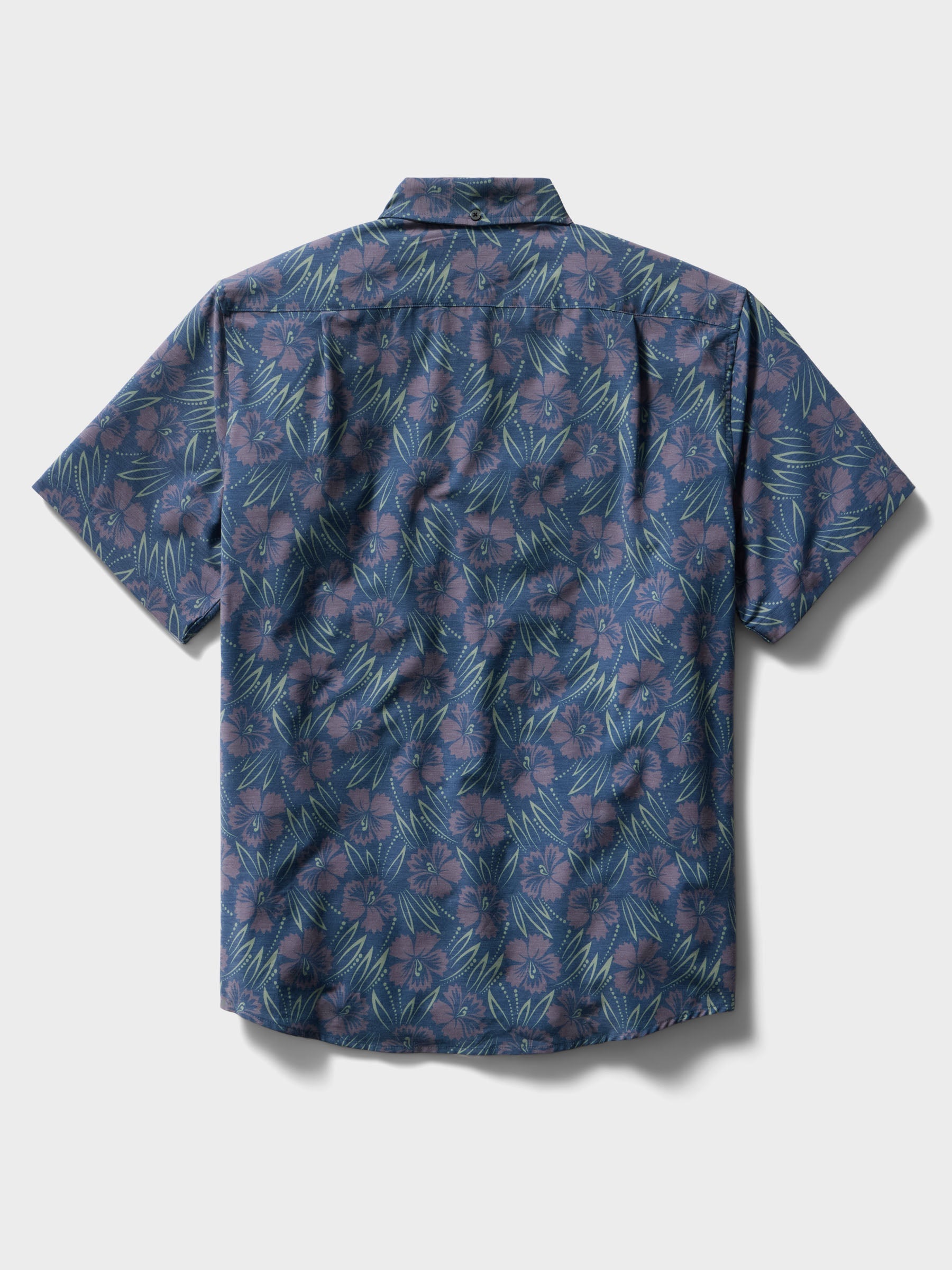 Reyn Spooner Blossom Harmony Classic Fit Performance Button Front Short Sleeve Camp Shirt