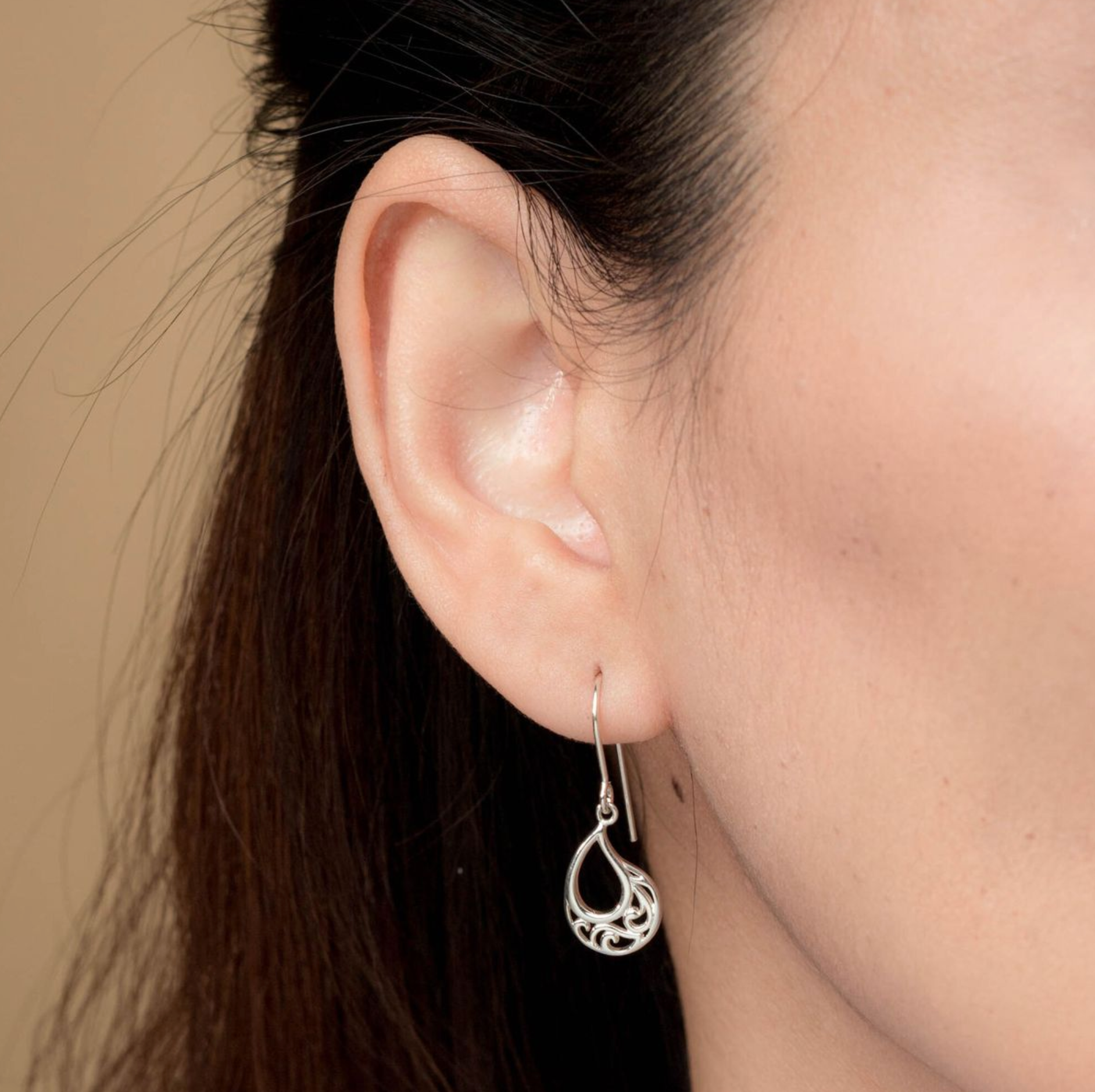 Boma Sterling Silver Teardrop Filigree Curly Leaf Dangle Earrings