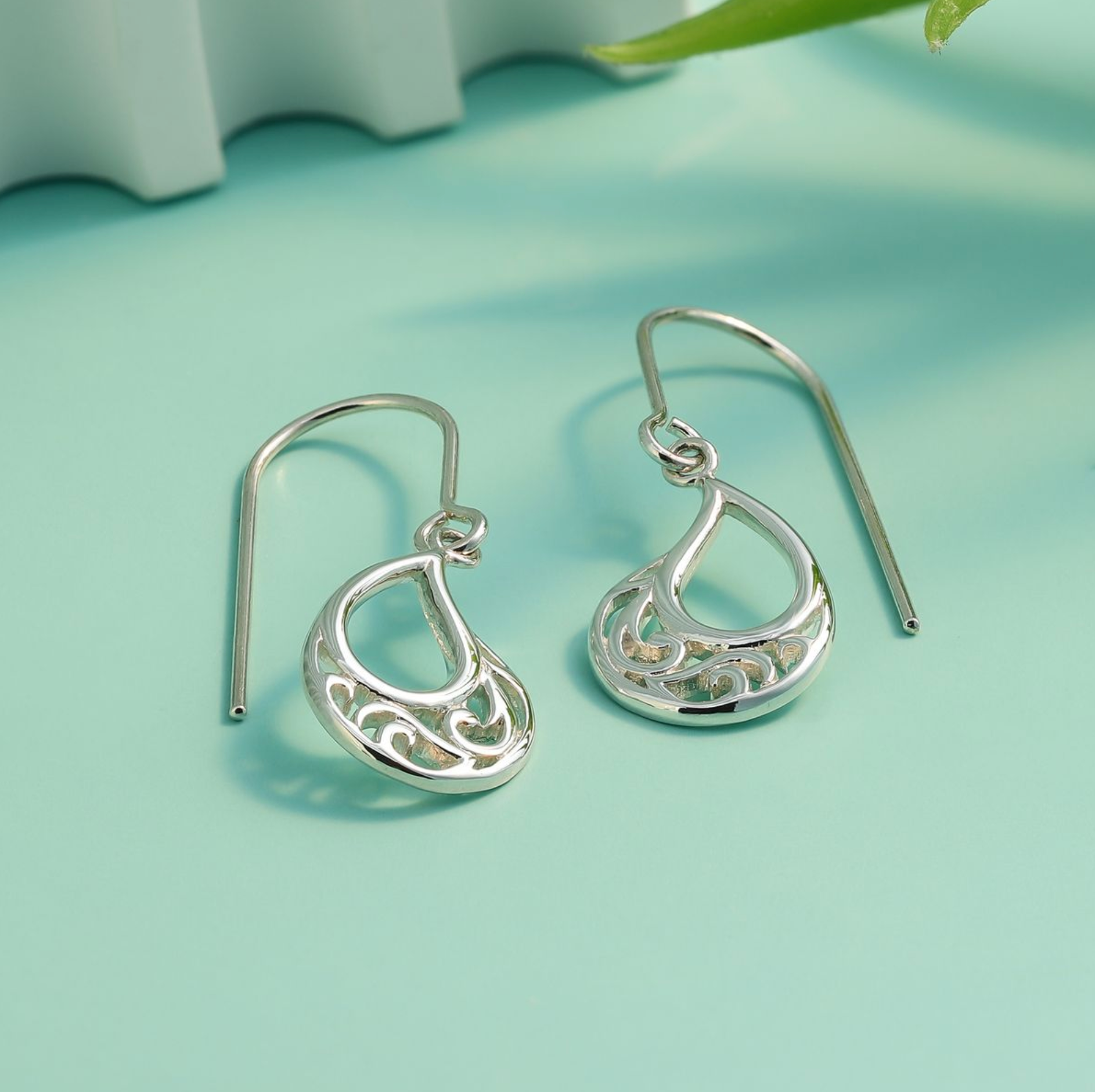 Boma Sterling Silver Teardrop Filigree Curly Leaf Dangle Earrings