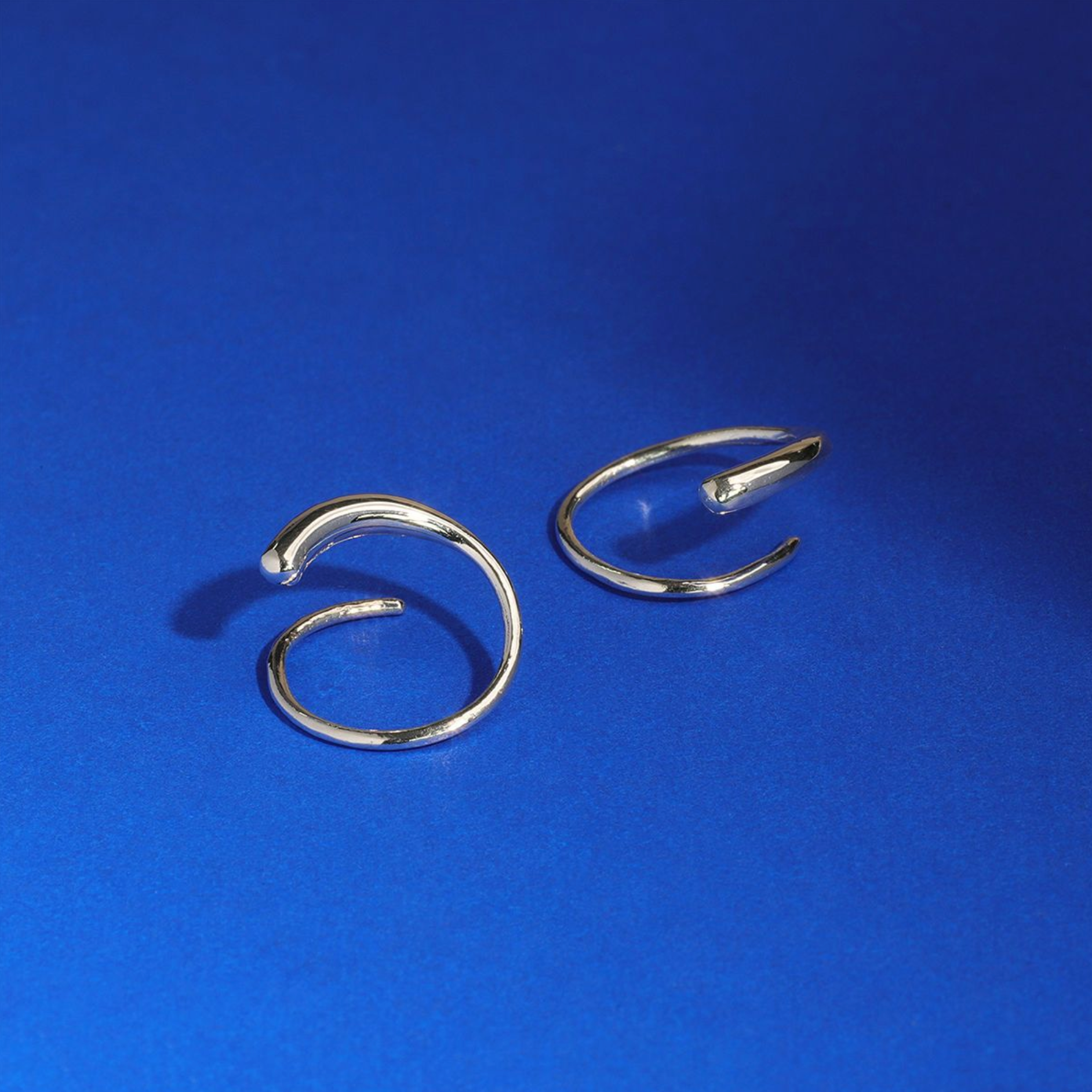 BOMA Minimalist Wrap Pull Through Hoops - Silver