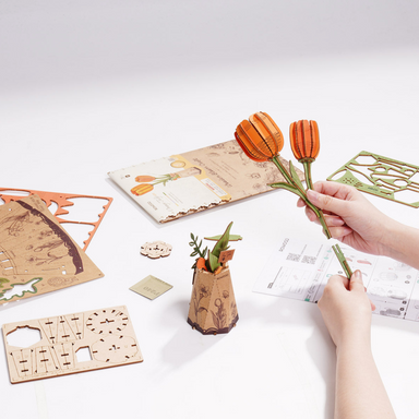 ROBOTIME DIY Wooden Flower - Orange Tulip
