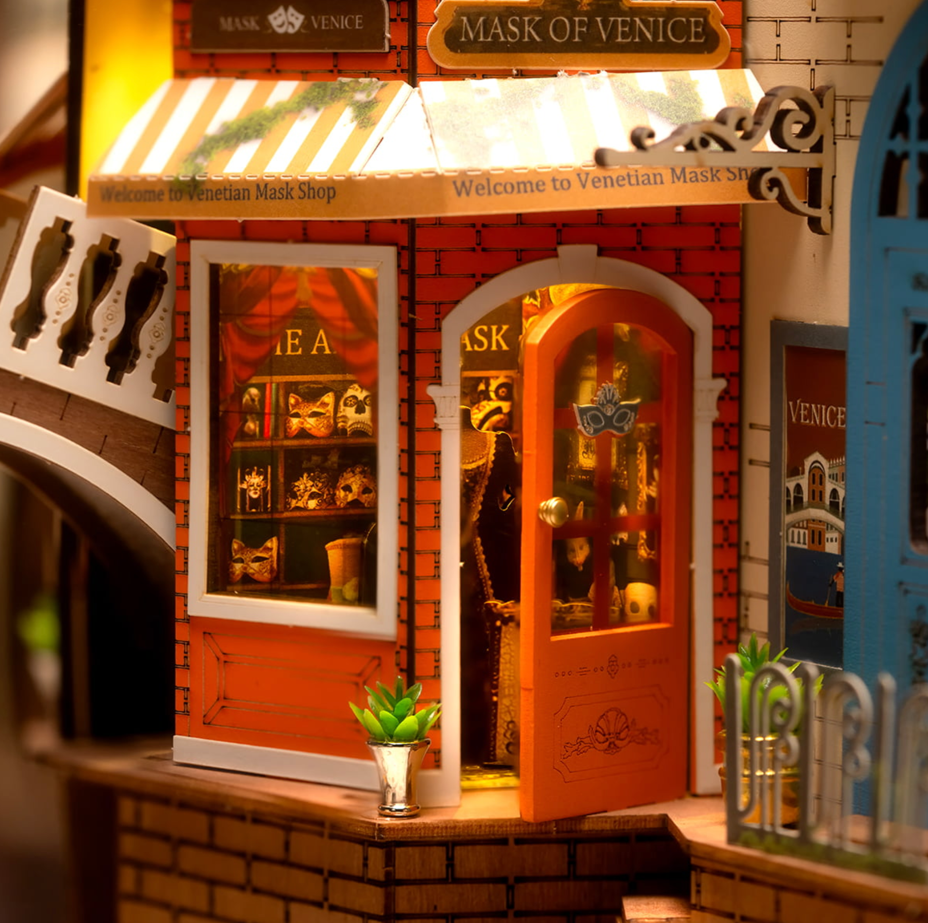 ROBOTIME Romantic Venice DIY Book Nook Shelf Insert Kit