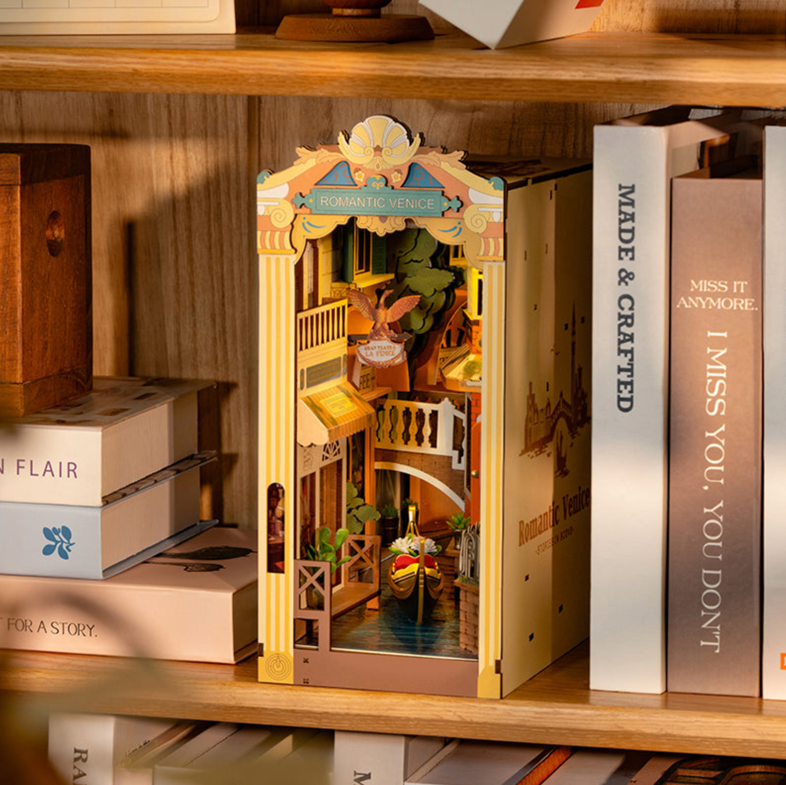 ROBOTIME Romantic Venice DIY Book Nook Shelf Insert Kit