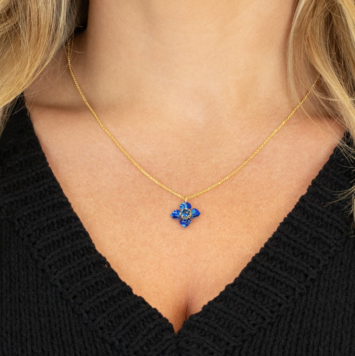 Holly Yashi Petite Fleur Pendant Necklace - Sapphire Blue