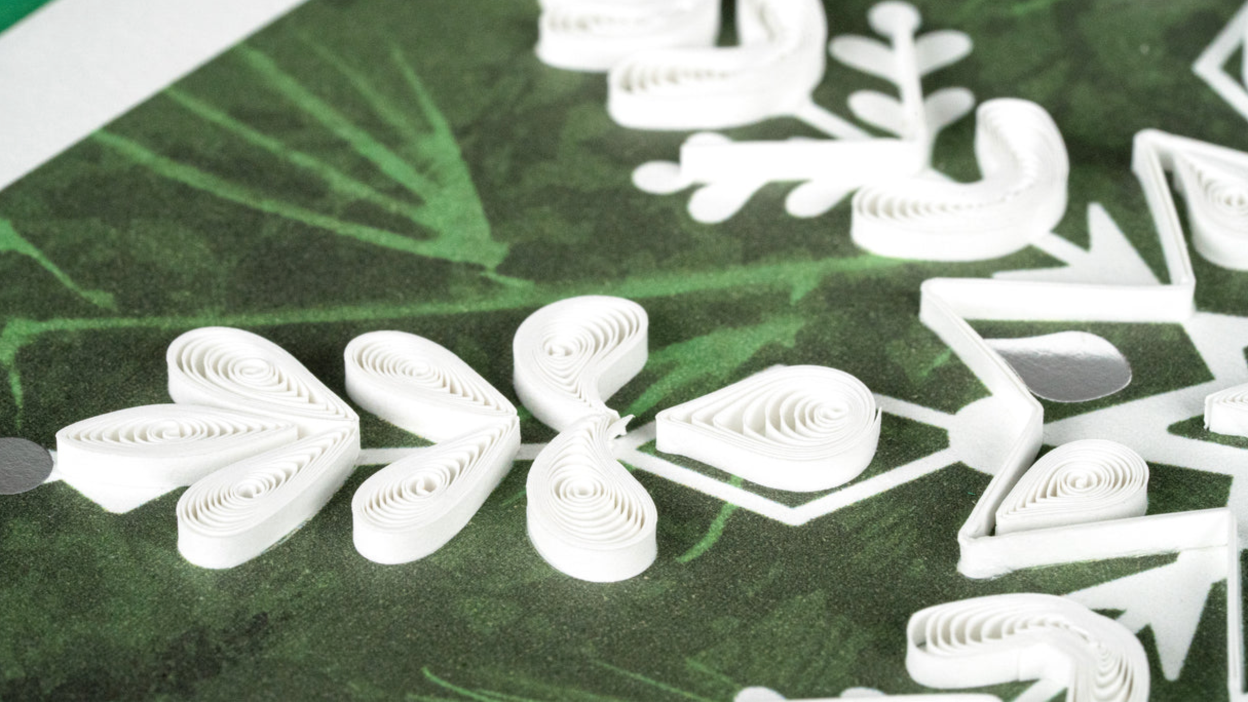 White Snowflake on Pine Blank Quilling Card