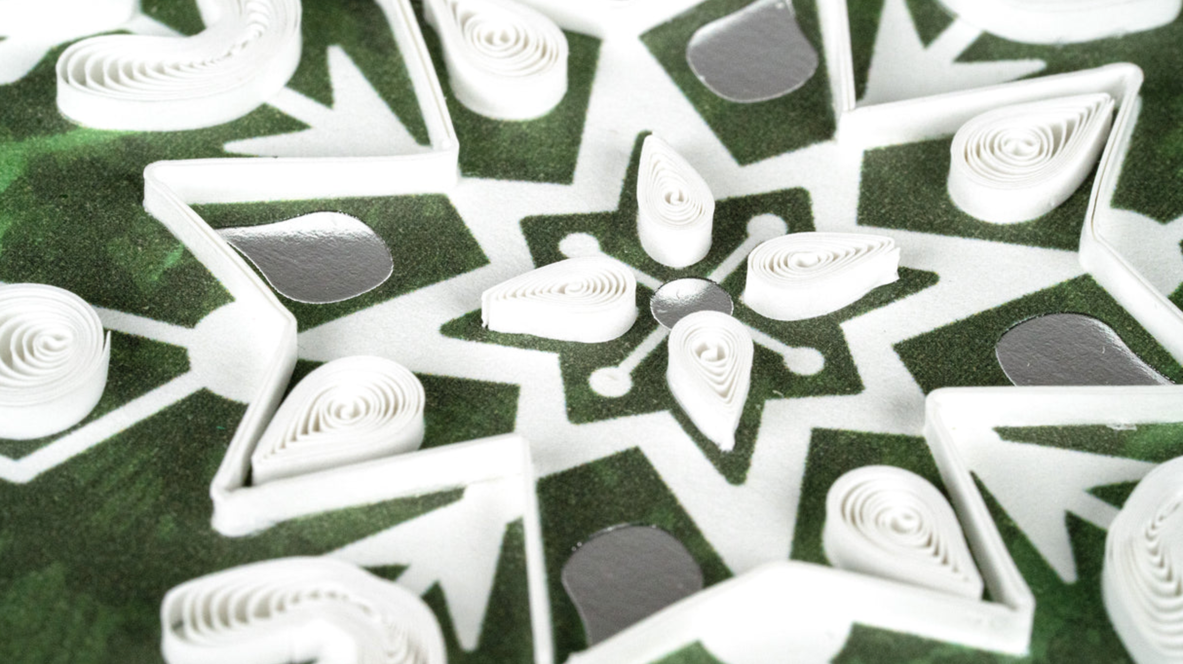 White Snowflake on Pine Blank Quilling Card