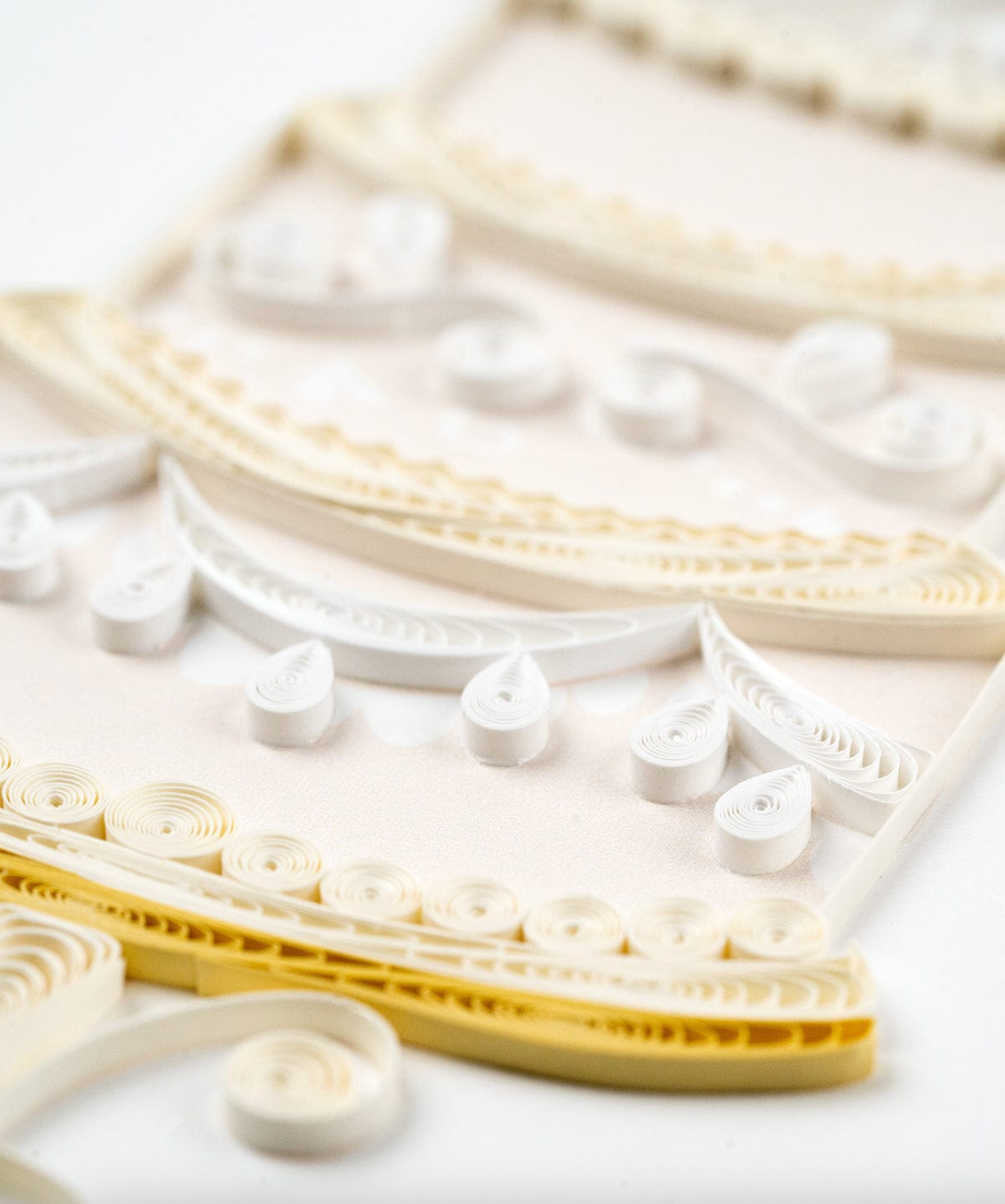 Elegant Wedding Cake Blank Quilled Greeting Card