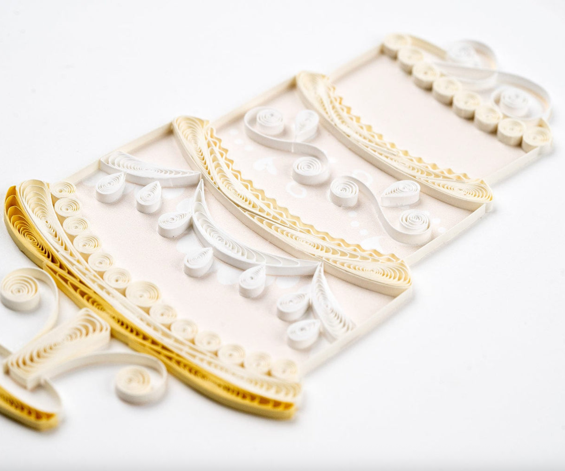 Elegant Wedding Cake Blank Quilled Greeting Card