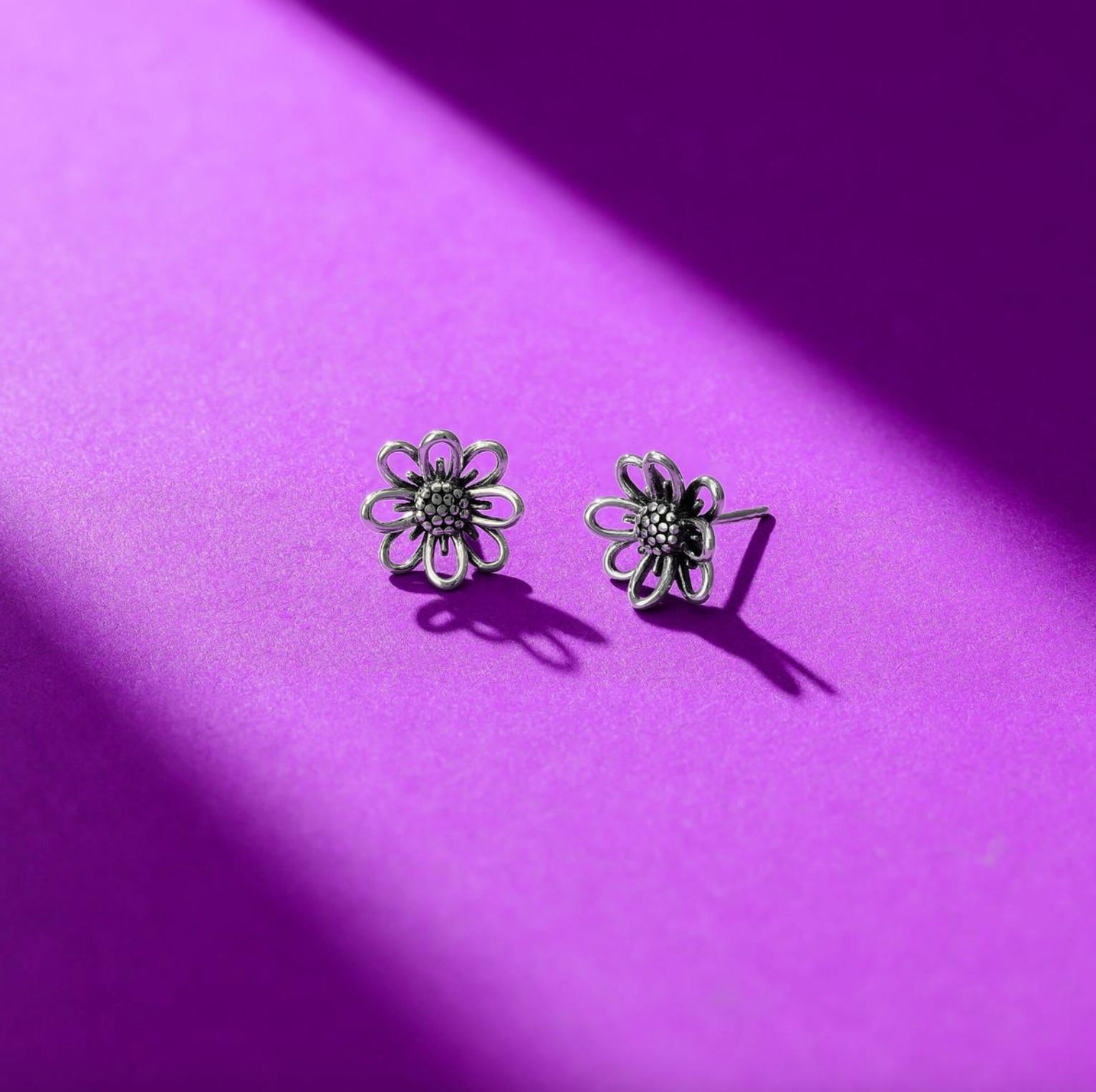 BOMA Gerbera Daisy Flower Studs