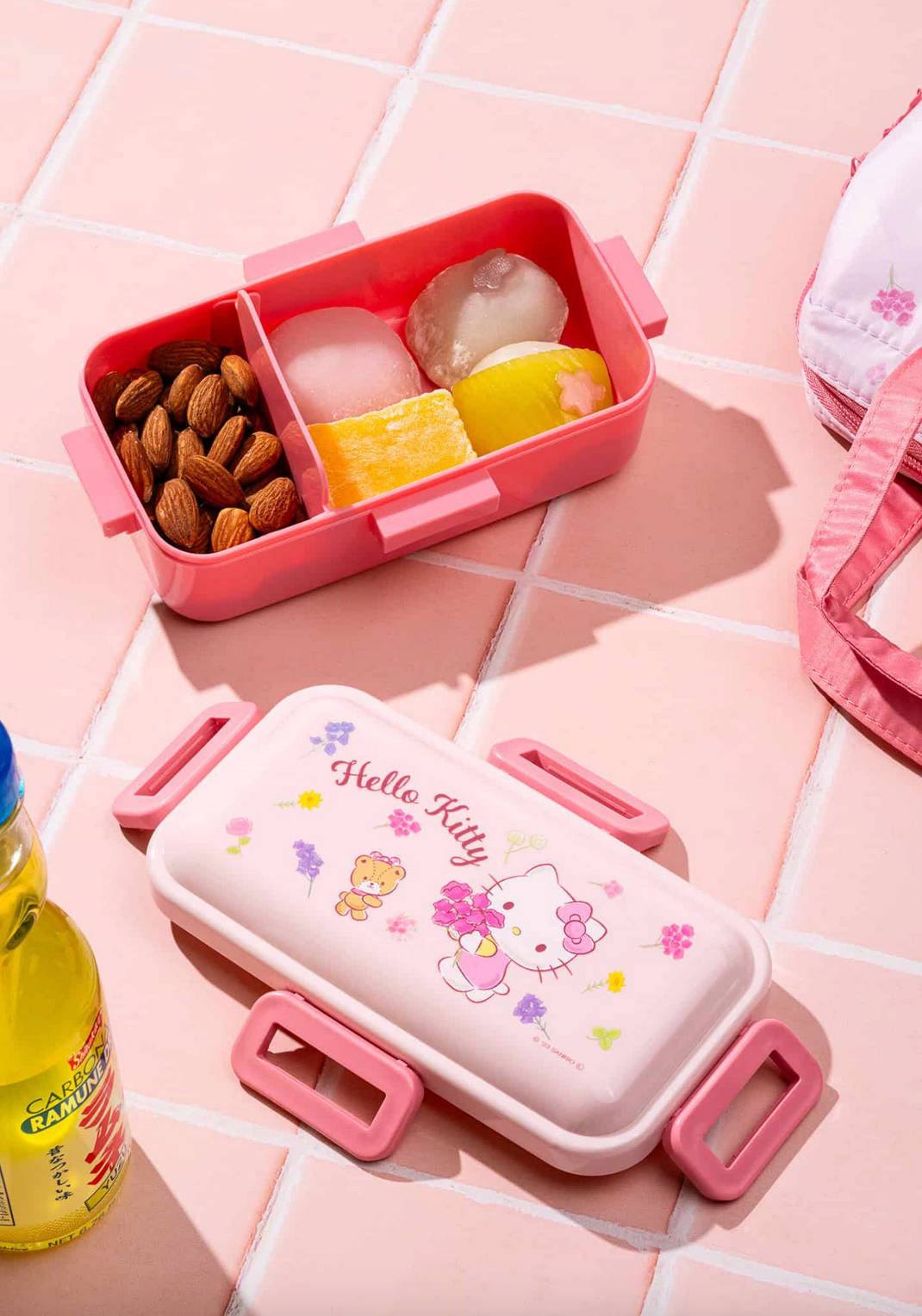 Hello Kitty Floral Wreath Bento Box