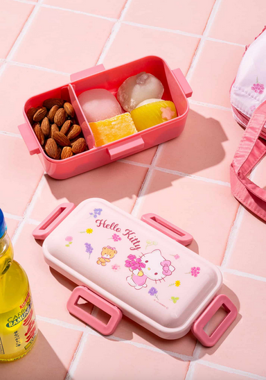 Hello Kitty Floral Wreath Bento Box