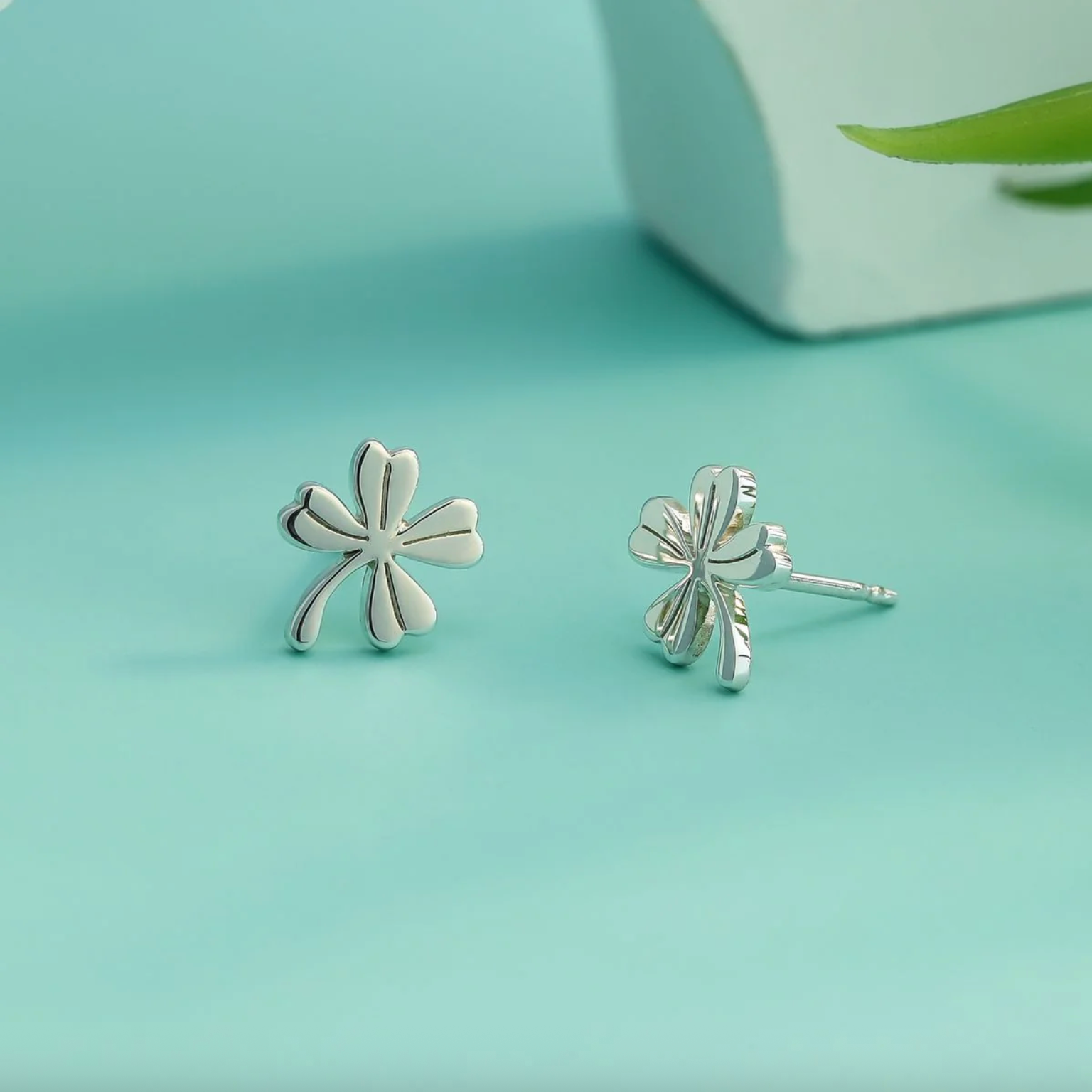 BOMA Dainty Lucky Four-Leaf Clover Studs