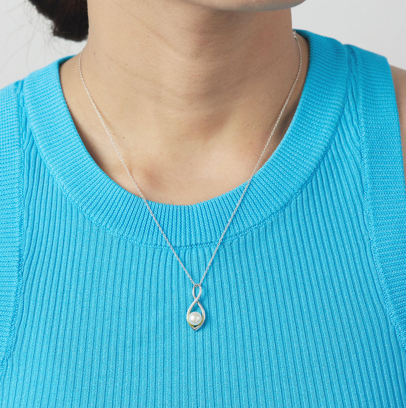 BOMA Twisting Pearl Necklace - White
