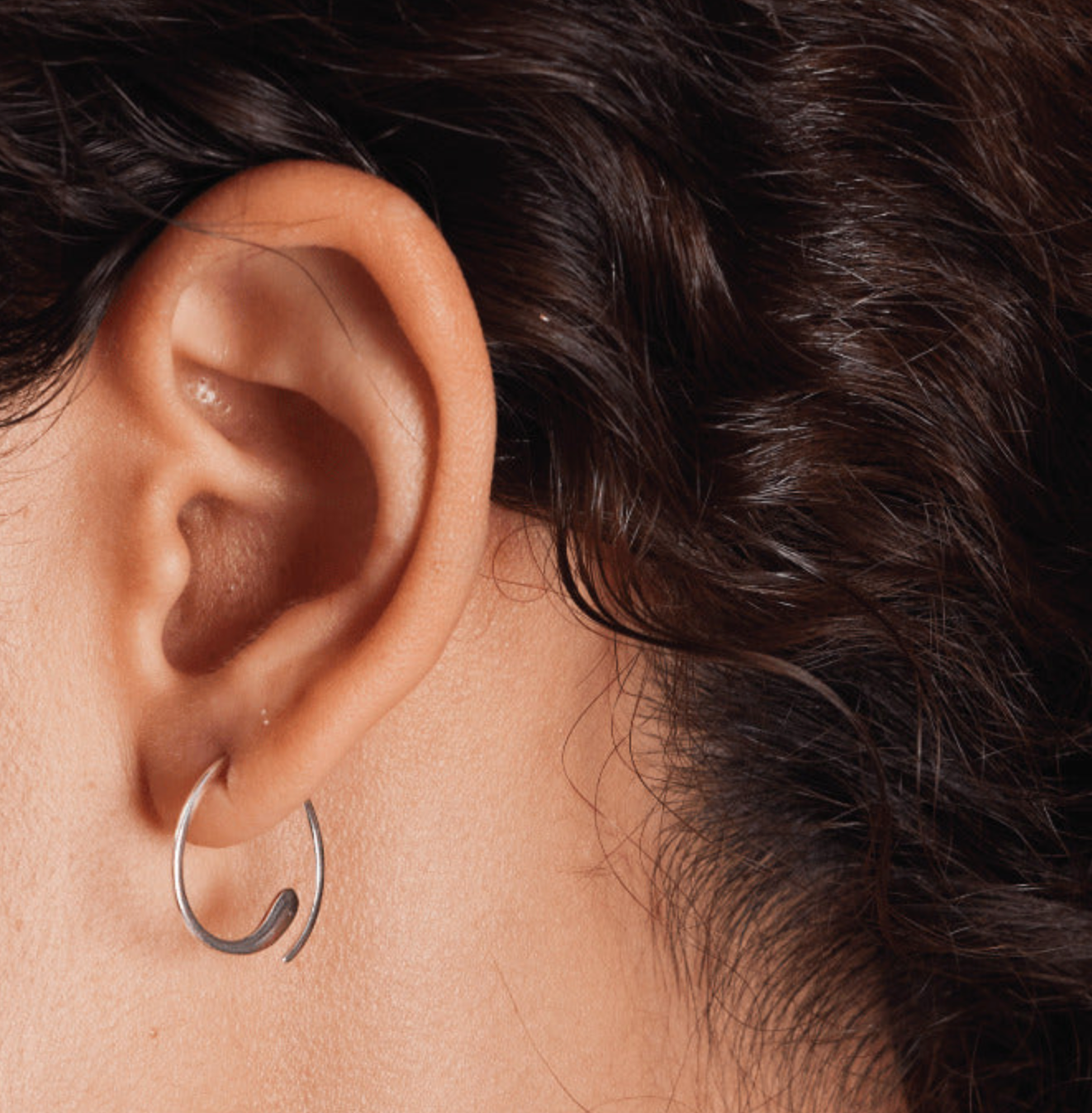 BOMA Essential Pull Through Hoops 0.8" - Silver