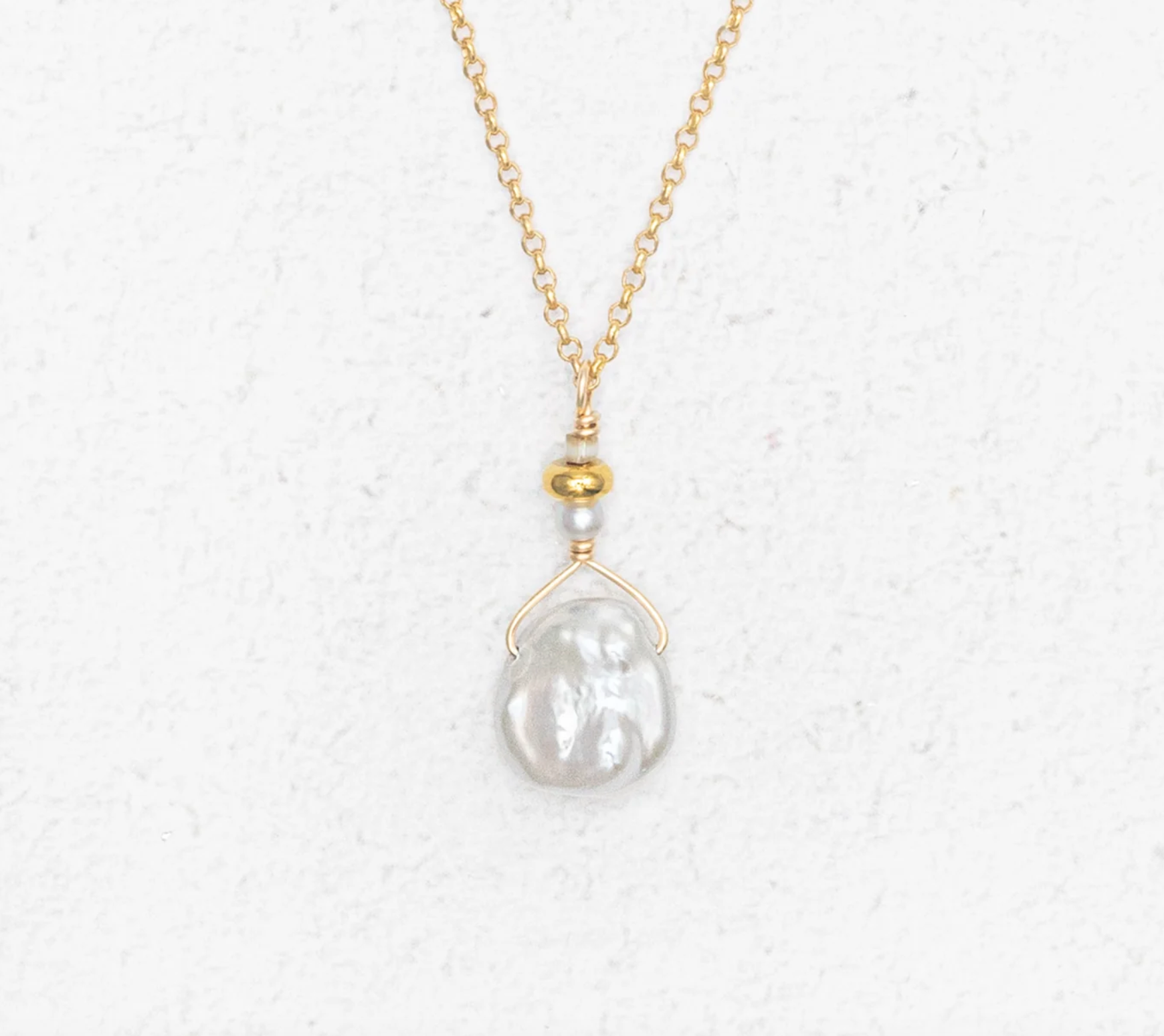 Holly Yashi Delicate Margo Pendant - Cream and Gold