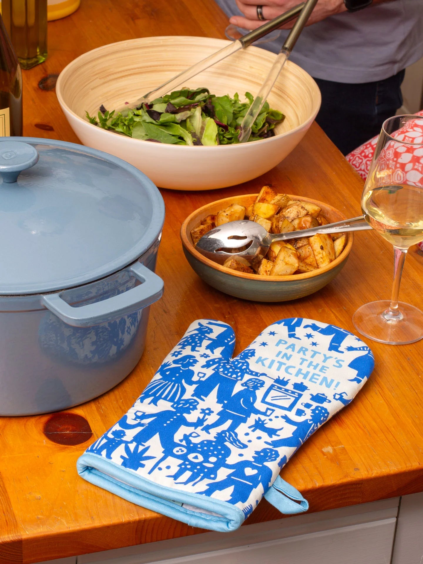 BLUQ Party's In The Kitchen! Oven Mitt