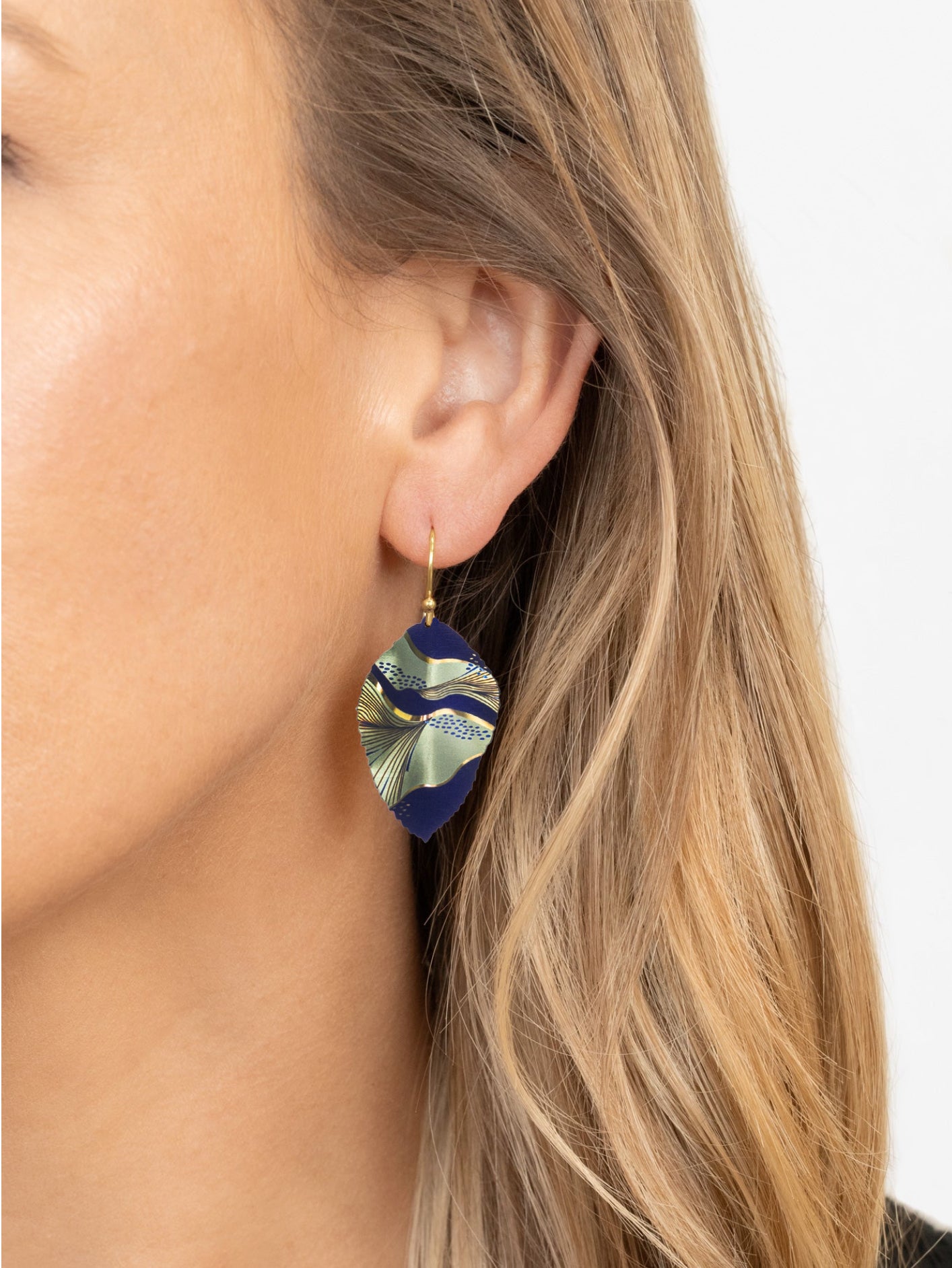 Holly Yashi Eccentric Elm Earrings - Indigo