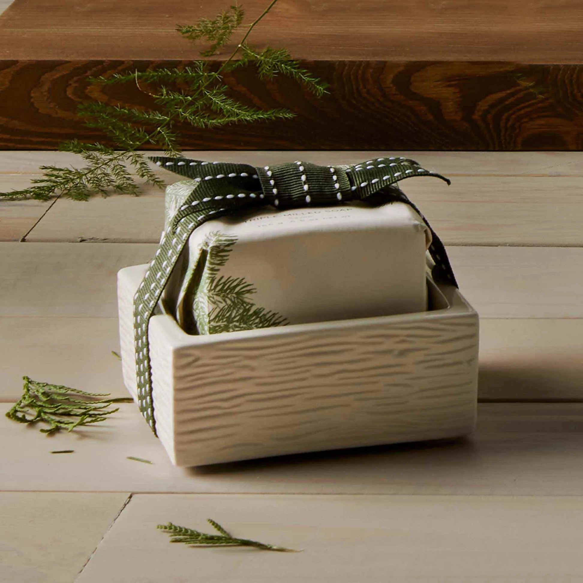 Thymes Frasier Fir Bar Soap and Dish Set