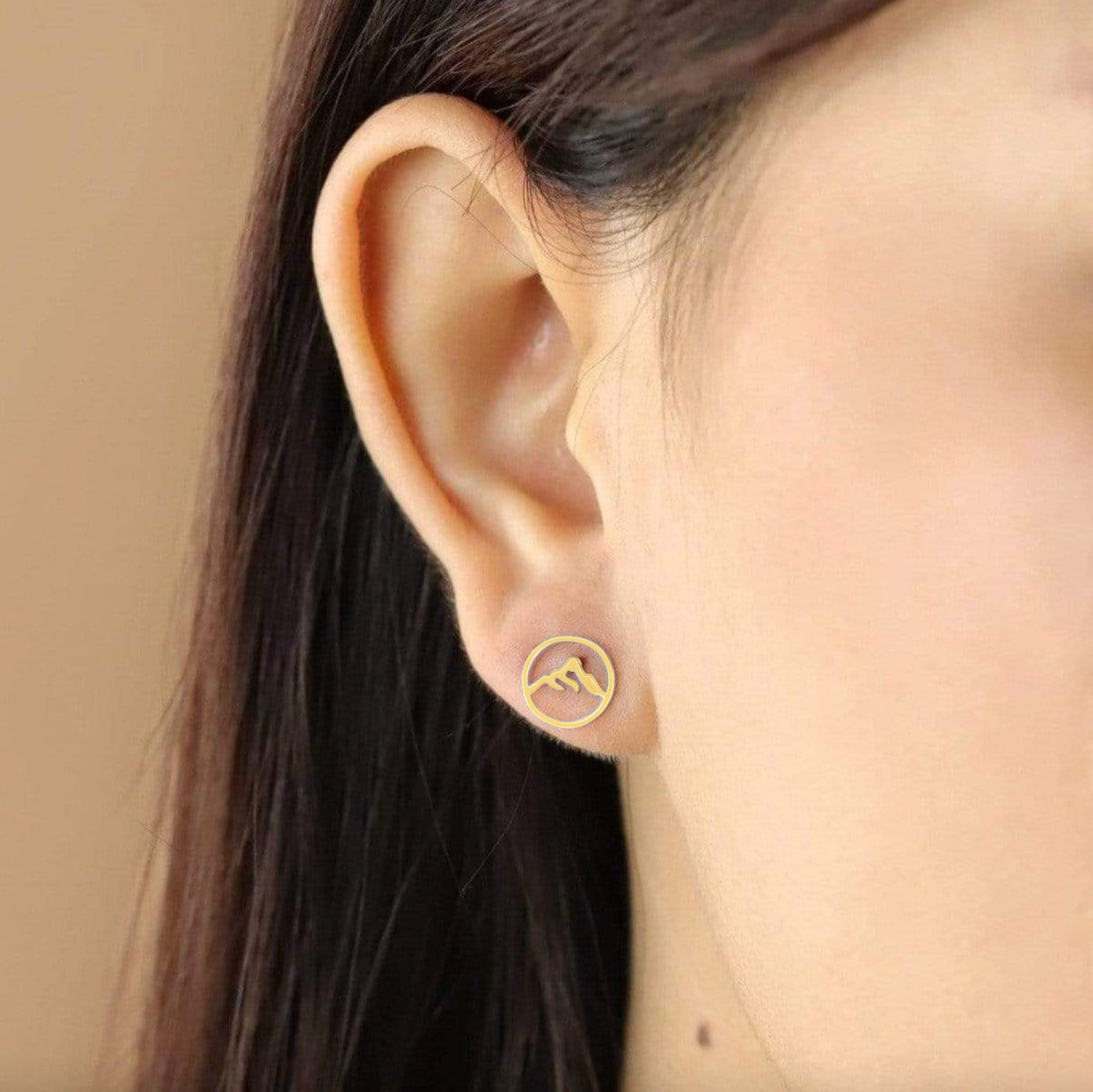 Boma Gold Round Mountain Outline Stud Earrings