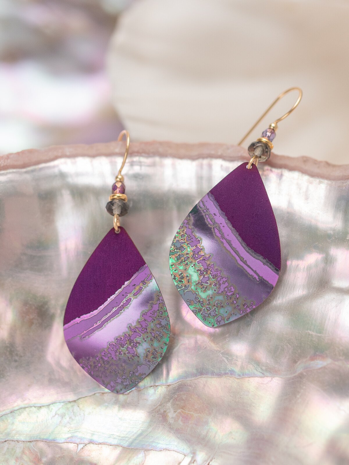 Holly Yashi Shorebreak Earrings - Purple Depths    