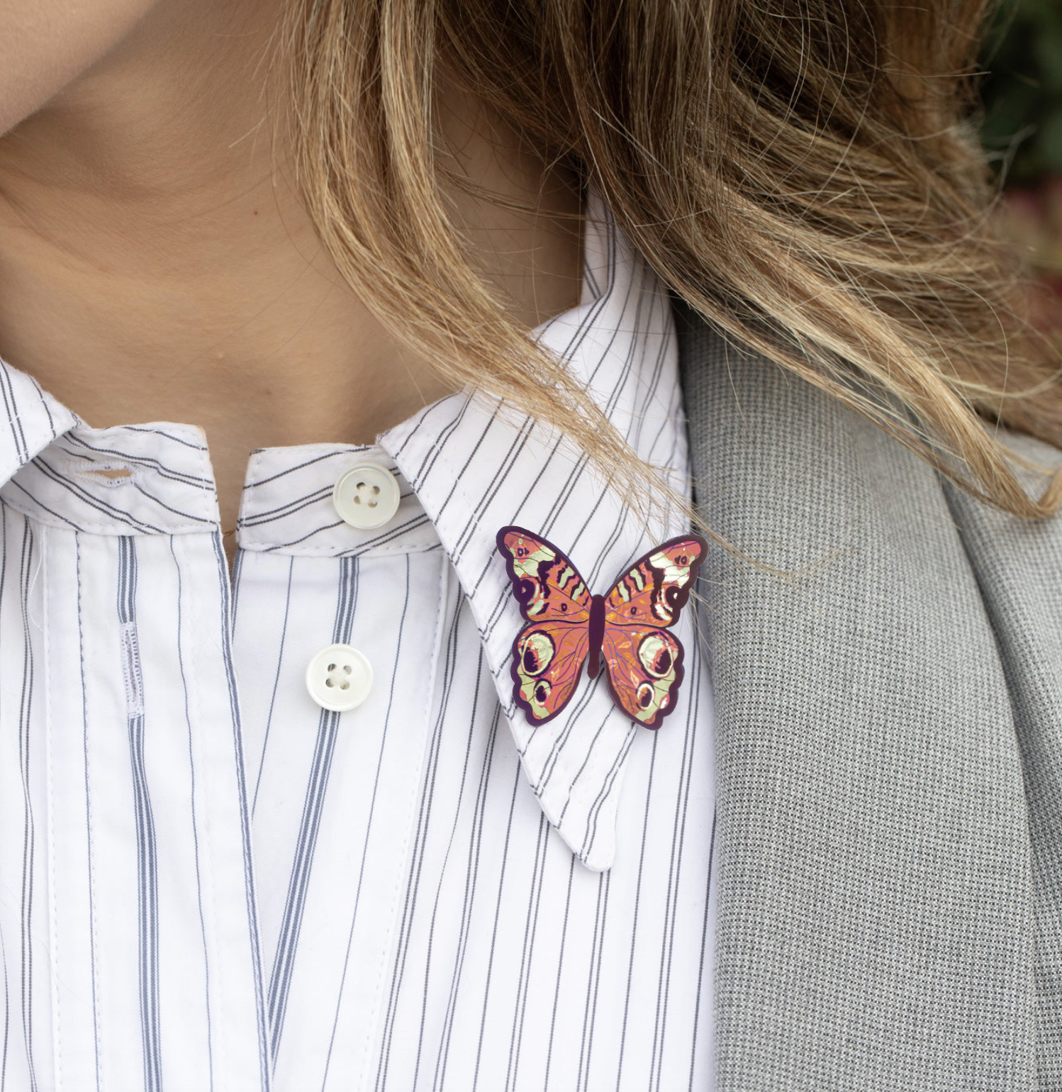 HOLLY YASHI Mariposa Butterfly Brooch - Living Coral