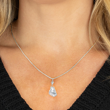 Holly Yashi Delicate Margo Pendant - Cream and Silver